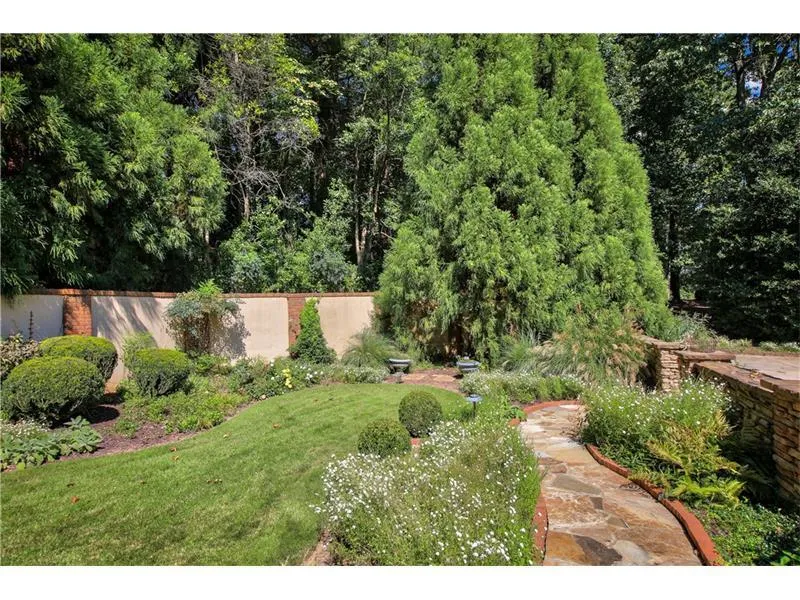 335 Green Glen Way, Sandy Springs, Georgia 30327, 5 Bedrooms Bedrooms, ,3 BathroomsBathrooms,Residential,Sold,335 Green Glen Way,5968131