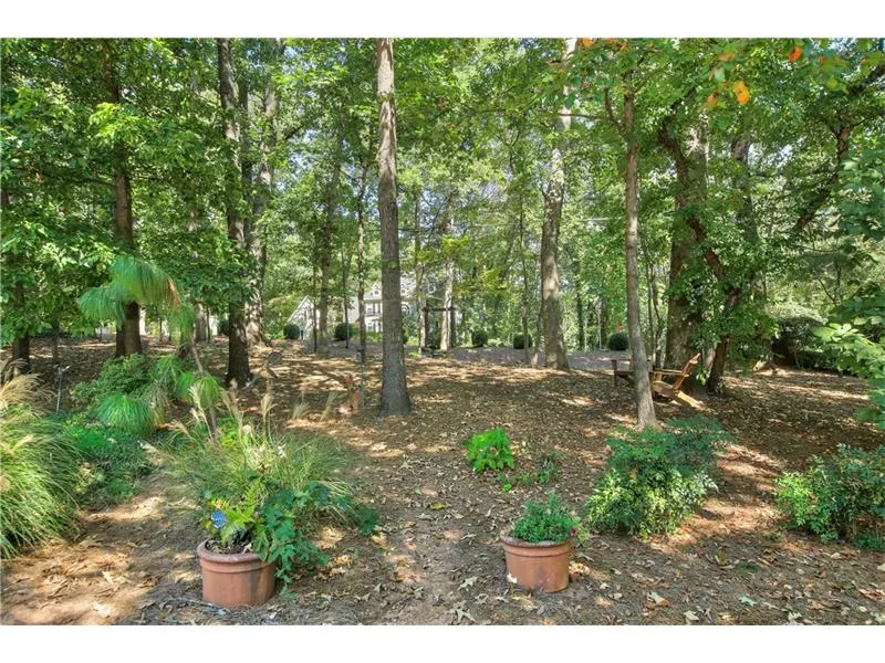335 Green Glen Way, Sandy Springs, Georgia 30327, 5 Bedrooms Bedrooms, ,3 BathroomsBathrooms,Residential,Sold,335 Green Glen Way,5968131