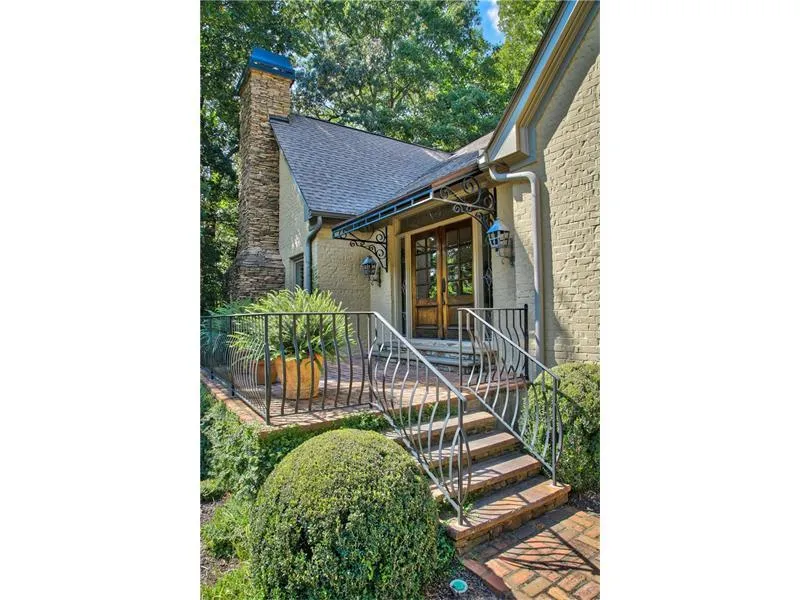 335 Green Glen Way, Sandy Springs, Georgia 30327, 5 Bedrooms Bedrooms, ,3 BathroomsBathrooms,Residential,Sold,335 Green Glen Way,5968131