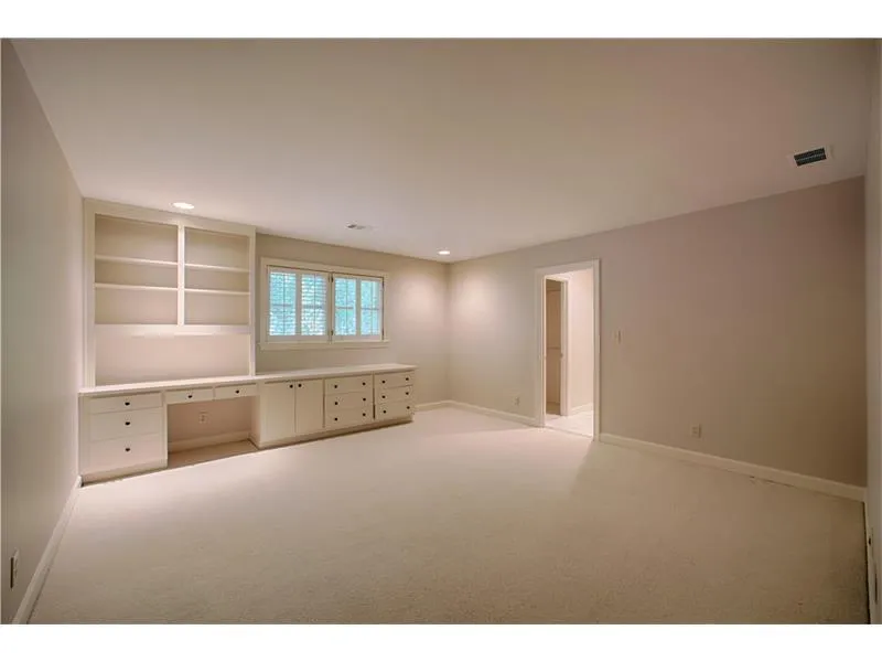 335 Green Glen Way, Sandy Springs, Georgia 30327, 5 Bedrooms Bedrooms, ,3 BathroomsBathrooms,Residential,Sold,335 Green Glen Way,5968131