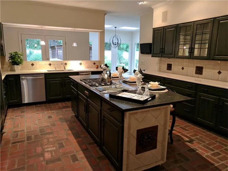 335 Green Glen Way, Sandy Springs, Georgia 30327, 5 Bedrooms Bedrooms, ,3 BathroomsBathrooms,Residential,Sold,335 Green Glen Way,5968131