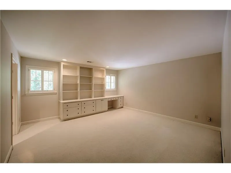 335 Green Glen Way, Sandy Springs, Georgia 30327, 5 Bedrooms Bedrooms, ,3 BathroomsBathrooms,Residential,Sold,335 Green Glen Way,5968131