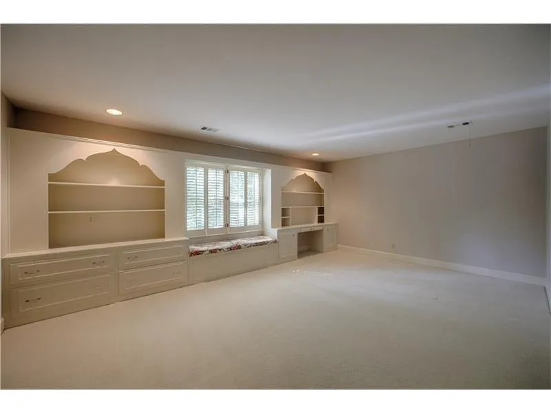 335 Green Glen Way, Sandy Springs, Georgia 30327, 5 Bedrooms Bedrooms, ,3 BathroomsBathrooms,Residential,Sold,335 Green Glen Way,5968131