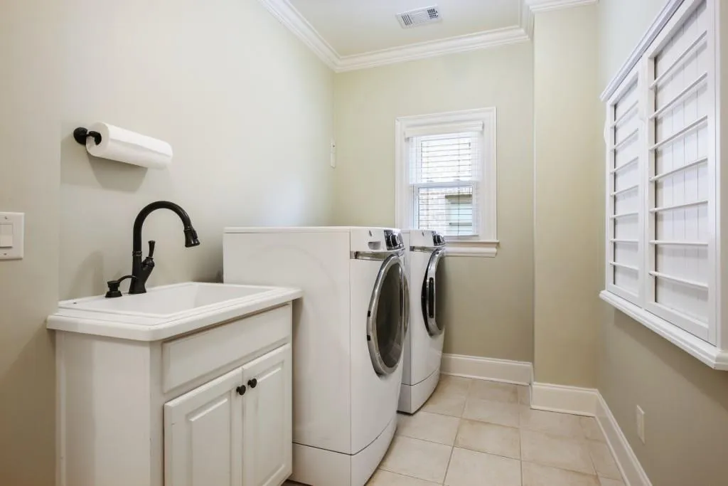 34 High Top Circle, Sandy Springs, Georgia 30328, 6 Bedrooms Bedrooms, ,6 BathroomsBathrooms,Residential,Sold,34 High Top Circle,6844521