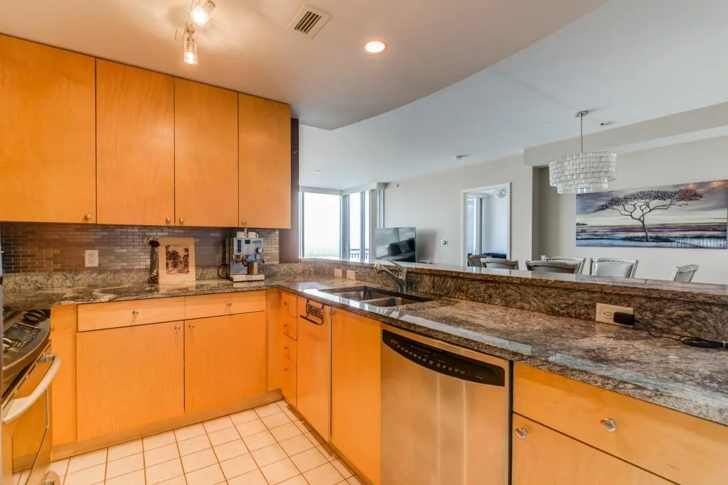 3338 Peachtree Road Unit 3201, Atlanta, Georgia 30326, 2 Bedrooms Bedrooms, ,2 BathroomsBathrooms,Residential,Sold,3338 Peachtree Road Unit 3201,5848358