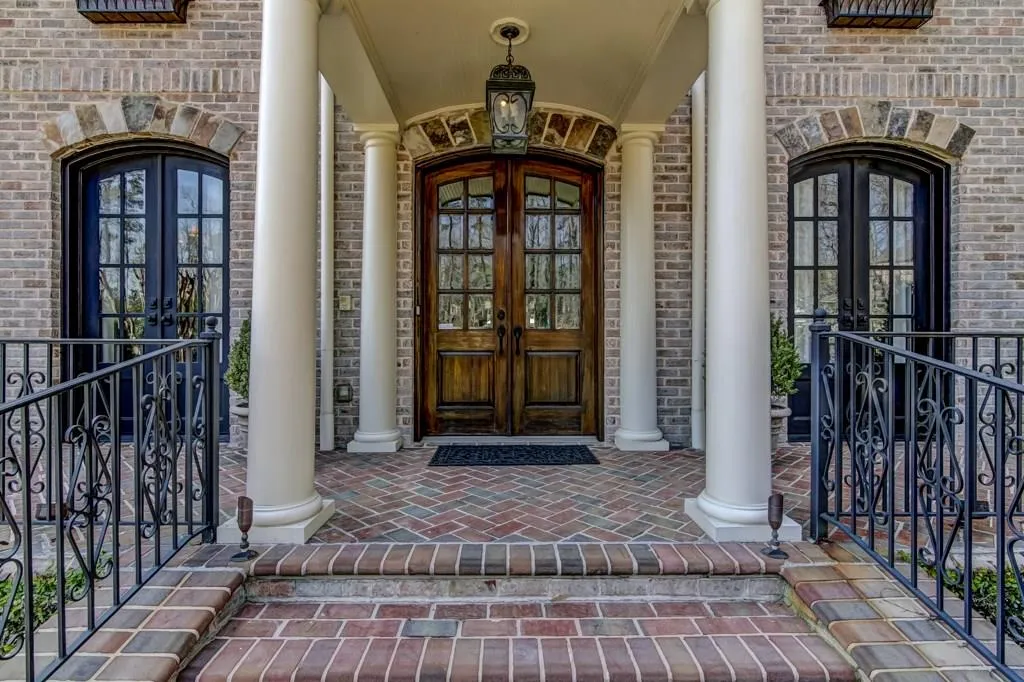 2650 Northside Drive Nw, Atlanta, Georgia 30305, 6 Bedrooms Bedrooms, ,7 BathroomsBathrooms,Residential,Sold,2650 Northside Drive Nw,5821834