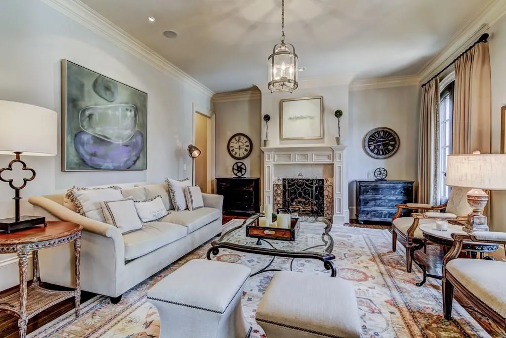 2650 Northside Drive Nw, Atlanta, Georgia 30305, 6 Bedrooms Bedrooms, ,7 BathroomsBathrooms,Residential,Sold,2650 Northside Drive Nw,5821834