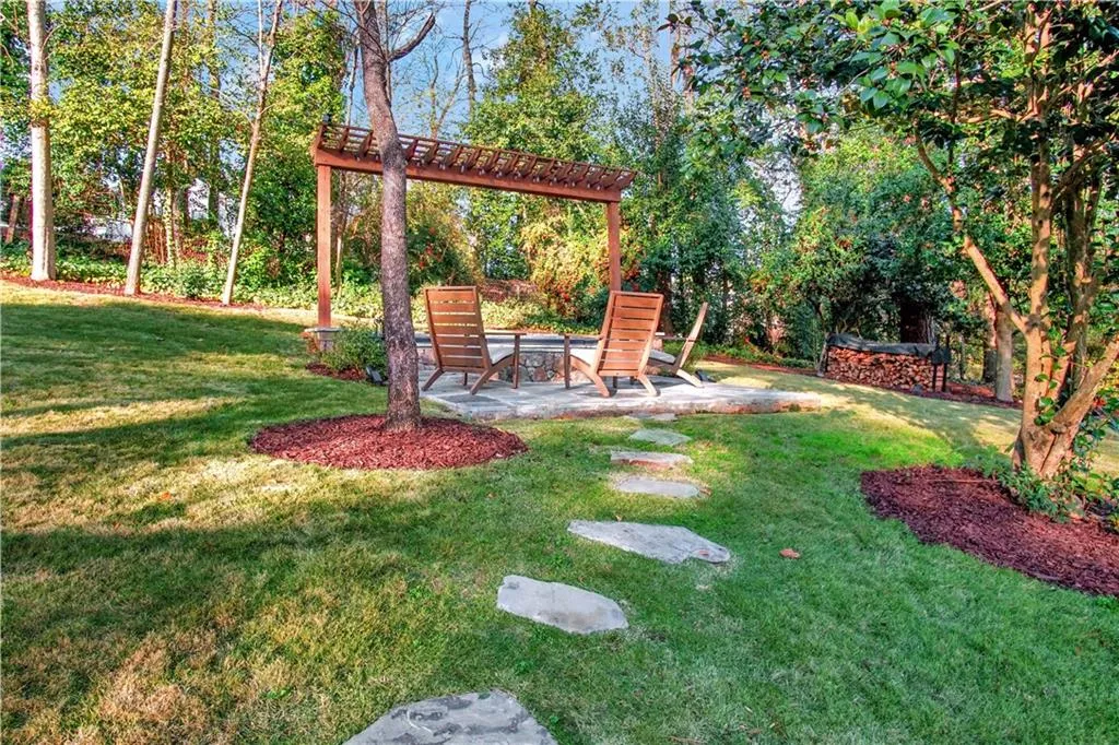 500 Carolwood Lane, Atlanta, Georgia 30342, 3 Bedrooms Bedrooms, ,2 BathroomsBathrooms,Residential,Sold,500 Carolwood Lane,6825781