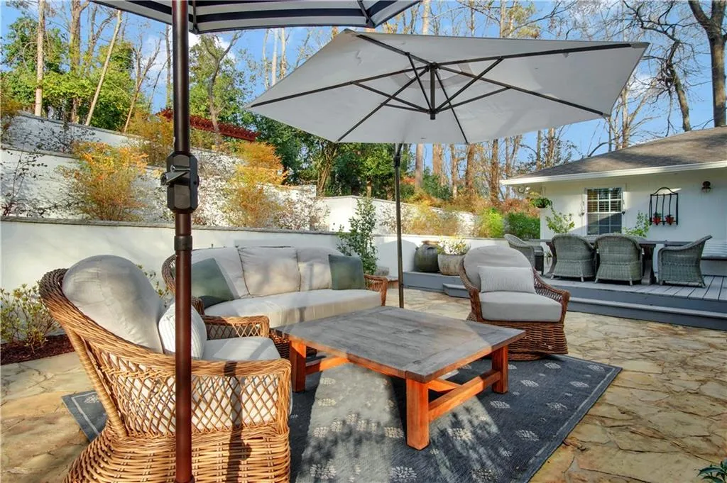 500 Carolwood Lane, Atlanta, Georgia 30342, 3 Bedrooms Bedrooms, ,2 BathroomsBathrooms,Residential,Sold,500 Carolwood Lane,6825781