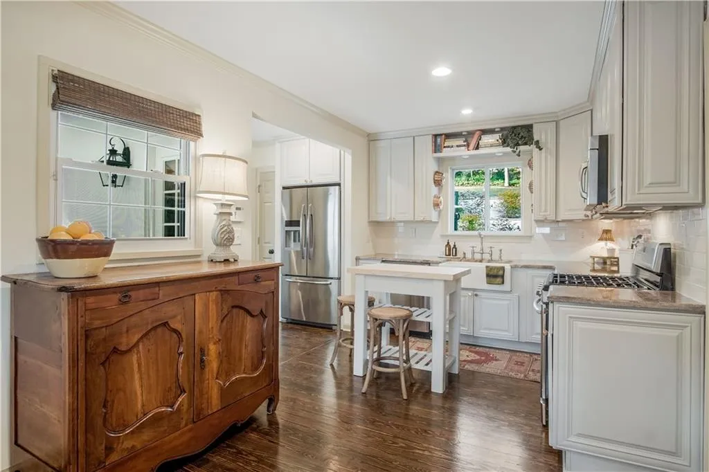 500 Carolwood Lane, Atlanta, Georgia 30342, 3 Bedrooms Bedrooms, ,2 BathroomsBathrooms,Residential,Sold,500 Carolwood Lane,6825781