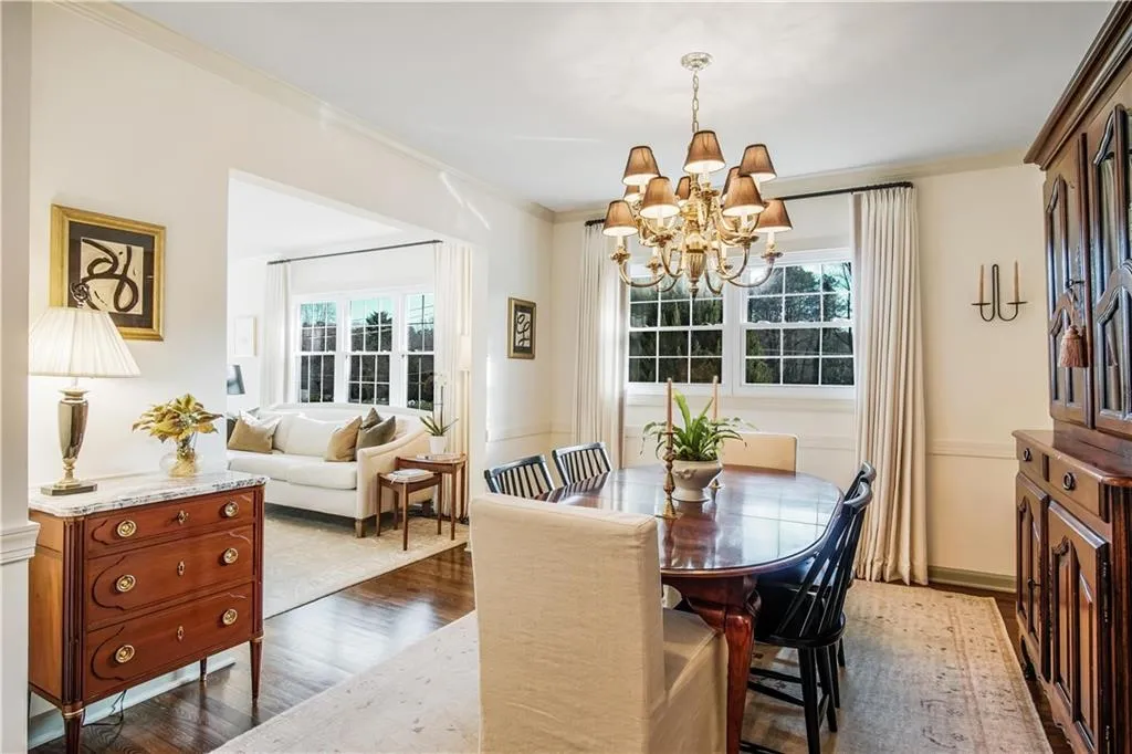 500 Carolwood Lane, Atlanta, Georgia 30342, 3 Bedrooms Bedrooms, ,2 BathroomsBathrooms,Residential,Sold,500 Carolwood Lane,6825781