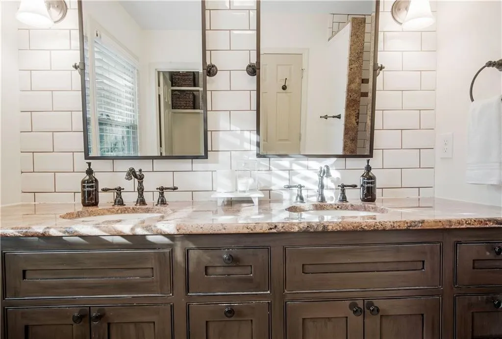 500 Carolwood Lane, Atlanta, Georgia 30342, 3 Bedrooms Bedrooms, ,2 BathroomsBathrooms,Residential,Sold,500 Carolwood Lane,6825781