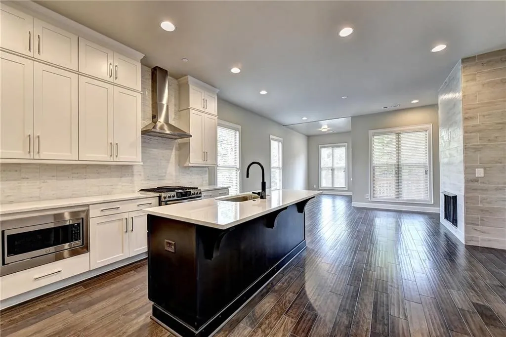 4309 Parkside Place, Atlanta, Georgia 30342, 3 Bedrooms Bedrooms, ,3 BathroomsBathrooms,Residential,Sold,4309 Parkside Place,6082691
