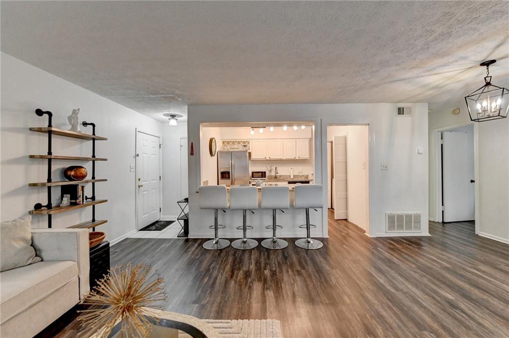 5159 Roswell Road Unit 1, Atlanta, Georgia 30342, 1 Bedroom Bedrooms, ,1 BathroomBathrooms,Residential,Sold,5159 Roswell Road Unit 1,7339507