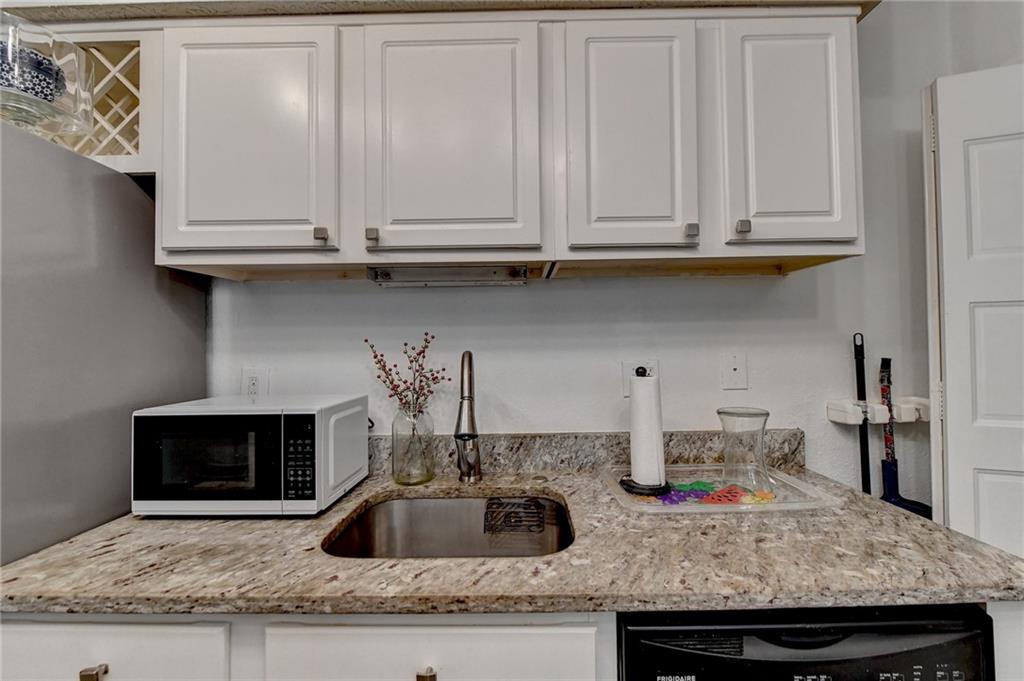 5159 Roswell Road Unit 1, Atlanta, Georgia 30342, 1 Bedroom Bedrooms, ,1 BathroomBathrooms,Residential,Sold,5159 Roswell Road Unit 1,7339507