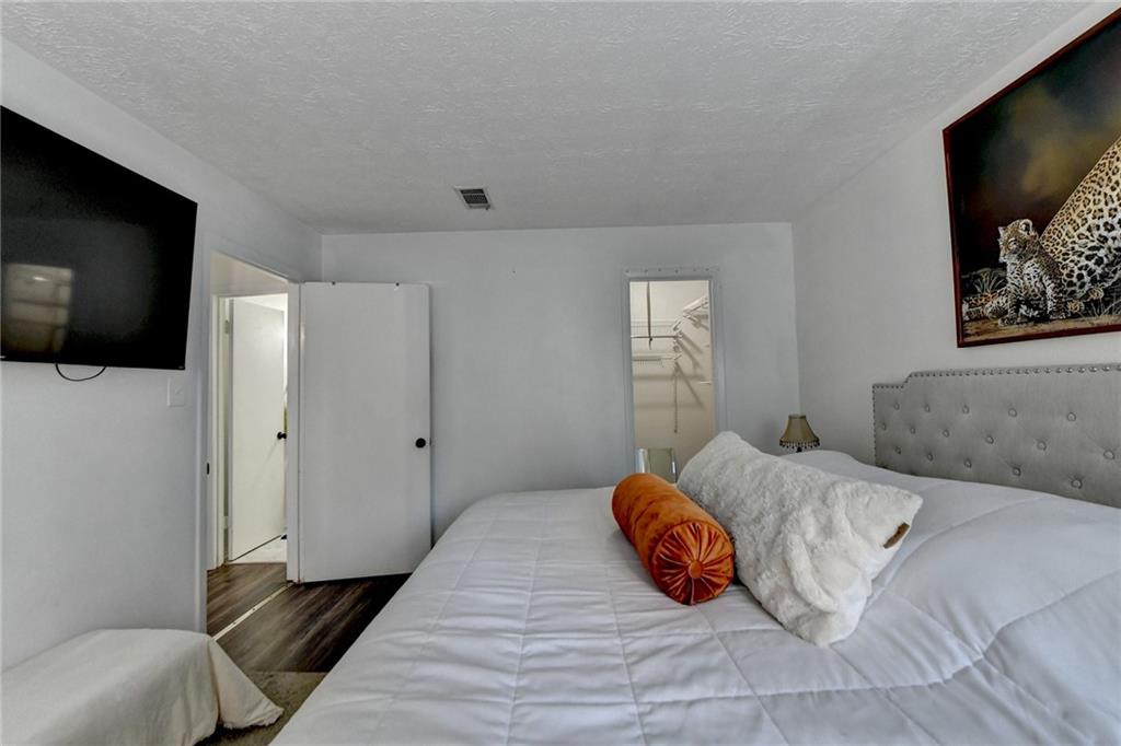 5159 Roswell Road Unit 1, Atlanta, Georgia 30342, 1 Bedroom Bedrooms, ,1 BathroomBathrooms,Residential,Sold,5159 Roswell Road Unit 1,7339507