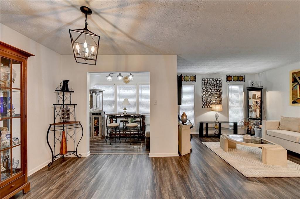 5159 Roswell Road Unit 1, Atlanta, Georgia 30342, 1 Bedroom Bedrooms, ,1 BathroomBathrooms,Residential,Sold,5159 Roswell Road Unit 1,7339507