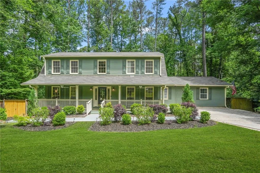 220 Hillswick Court, Atlanta, Georgia 30328, 4 Bedrooms Bedrooms, ,2 BathroomsBathrooms,Residential,Sold,220 Hillswick Court,7573177