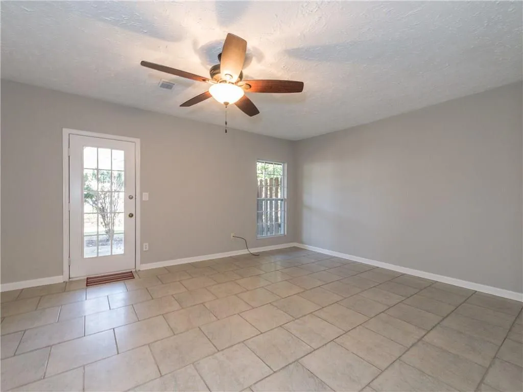 404 Wedgewood Way, Atlanta, Georgia 30350, 2 Bedrooms Bedrooms, ,2 BathroomsBathrooms,Residential,Sold,404 Wedgewood Way,5940398