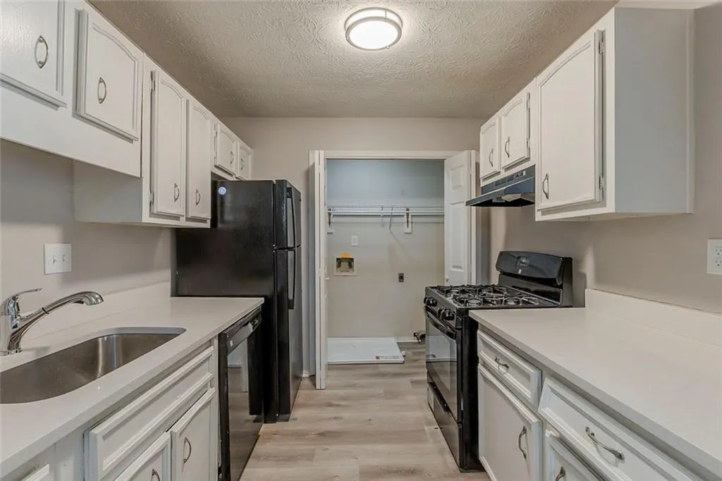 104 Natchez Trace, Atlanta, Georgia 30350, 2 Bedrooms Bedrooms, ,2 BathroomsBathrooms,Residential,For Sale,104 Natchez Trace,7553789