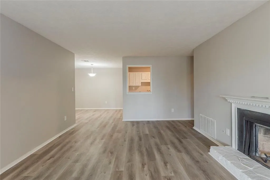 104 Natchez Trace, Atlanta, Georgia 30350, 2 Bedrooms Bedrooms, ,2 BathroomsBathrooms,Residential,For Sale,104 Natchez Trace,7553789