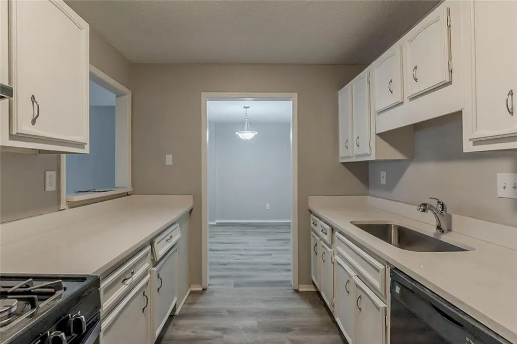 104 Natchez Trace, Atlanta, Georgia 30350, 2 Bedrooms Bedrooms, ,2 BathroomsBathrooms,Residential,For Sale,104 Natchez Trace,7553789