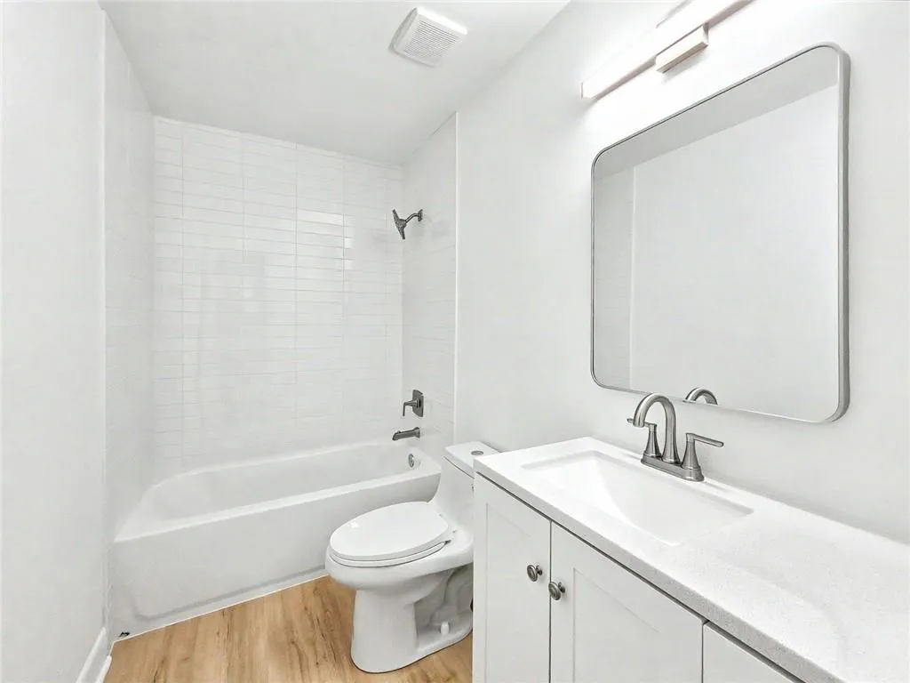 270 Winding River Road Unit H, Atlanta, Georgia 30350, 3 Bedrooms Bedrooms, ,2 BathroomsBathrooms,Residential,For Sale,270 Winding River Road Unit H,7753900
