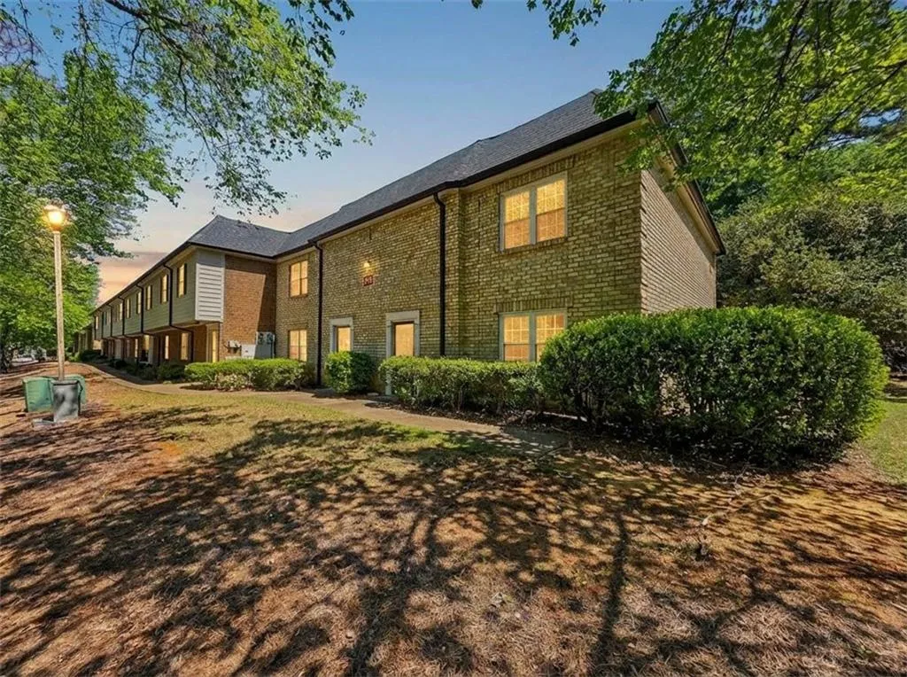 270 Winding River Road Unit H, Atlanta, Georgia 30350, 3 Bedrooms Bedrooms, ,2 BathroomsBathrooms,Residential,For Sale,270 Winding River Road Unit H,7753900