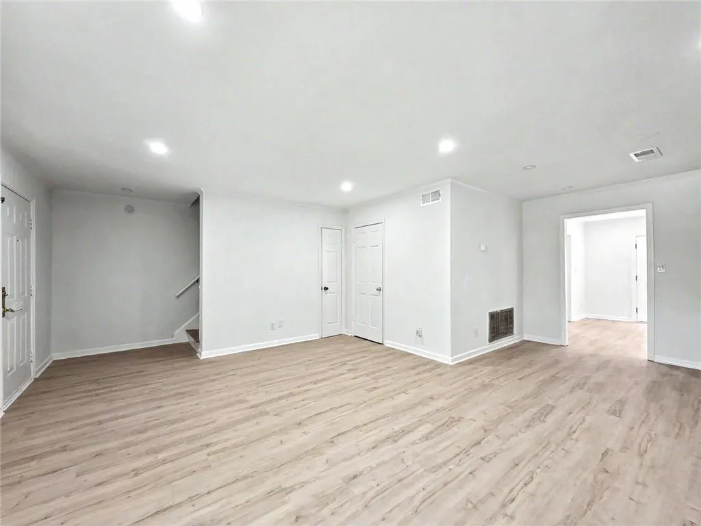 270 Winding River Road Unit H, Atlanta, Georgia 30350, 3 Bedrooms Bedrooms, ,2 BathroomsBathrooms,Residential,For Sale,270 Winding River Road Unit H,7753900