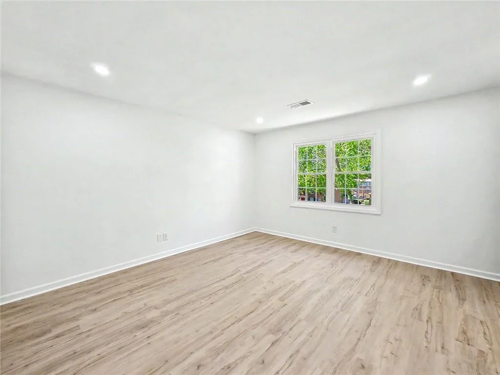 270 Winding River Road Unit H, Atlanta, Georgia 30350, 3 Bedrooms Bedrooms, ,2 BathroomsBathrooms,Residential,For Sale,270 Winding River Road Unit H,7753900