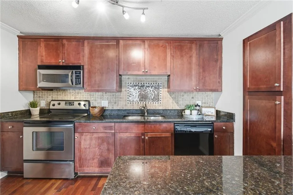2657 Lenox Road Ne Unit 68, Atlanta, Georgia 30324, 1 Bedroom Bedrooms, 0 ,1 BathroomBathrooms,Residential,For Sale,2657 Lenox Road Ne Unit 68,7721932