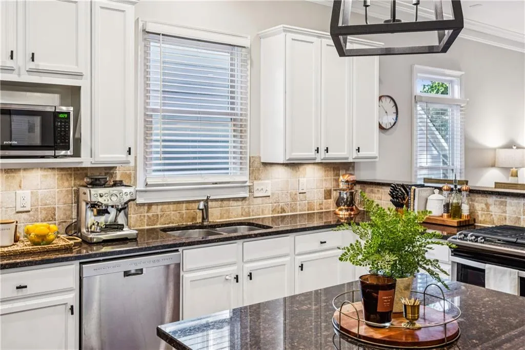 2273 Paul Avenue Nw, Atlanta, Georgia 30318, 3 Bedrooms Bedrooms, ,2 BathroomsBathrooms,Residential,For Sale,2273 Paul Avenue Nw,7666729