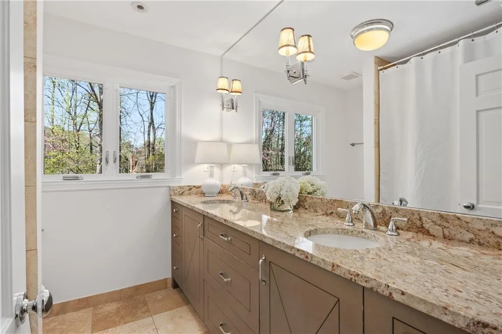 75 River Park Drive, Atlanta, Georgia 30328, 4 Bedrooms Bedrooms, ,3 BathroomsBathrooms,Residential,Sold,75 River Park Drive,7355432