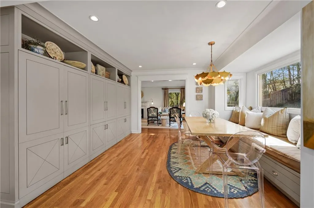 75 River Park Drive, Atlanta, Georgia 30328, 4 Bedrooms Bedrooms, ,3 BathroomsBathrooms,Residential,Sold,75 River Park Drive,7355432