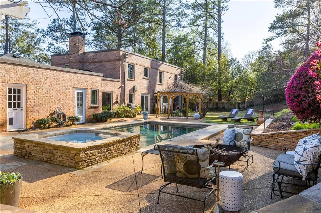 75 River Park Drive, Atlanta, Georgia 30328, 4 Bedrooms Bedrooms, ,3 BathroomsBathrooms,Residential,Sold,75 River Park Drive,7355432