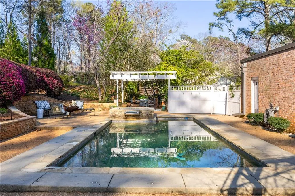 75 River Park Drive, Atlanta, Georgia 30328, 4 Bedrooms Bedrooms, ,3 BathroomsBathrooms,Residential,Sold,75 River Park Drive,7355432