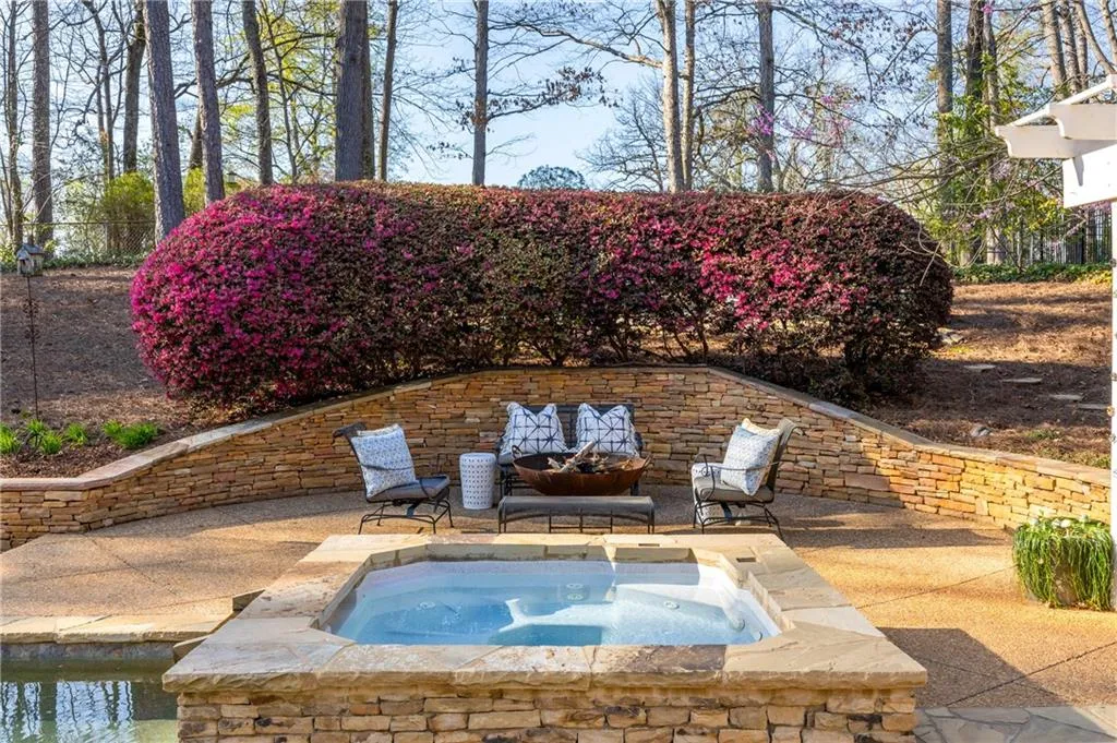 75 River Park Drive, Atlanta, Georgia 30328, 4 Bedrooms Bedrooms, ,3 BathroomsBathrooms,Residential,Sold,75 River Park Drive,7355432