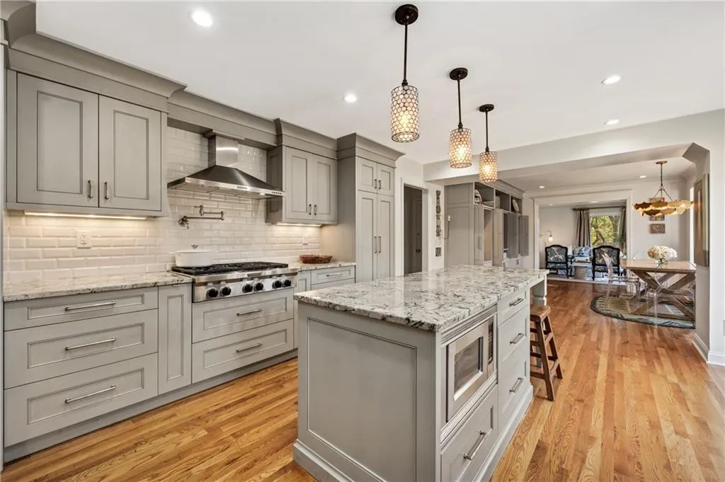 75 River Park Drive, Atlanta, Georgia 30328, 4 Bedrooms Bedrooms, ,3 BathroomsBathrooms,Residential,Sold,75 River Park Drive,7355432
