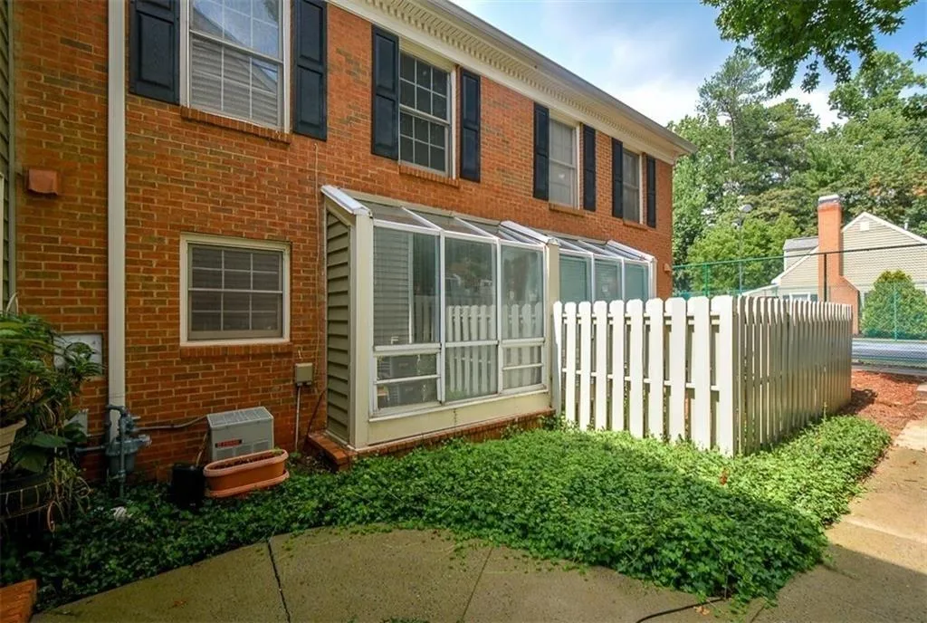 20 Mount Vernon Circle, Sandy Springs, Georgia 30338, 2 Bedrooms Bedrooms, ,2 BathroomsBathrooms,Residential,Sold,20 Mount Vernon Circle,6628232