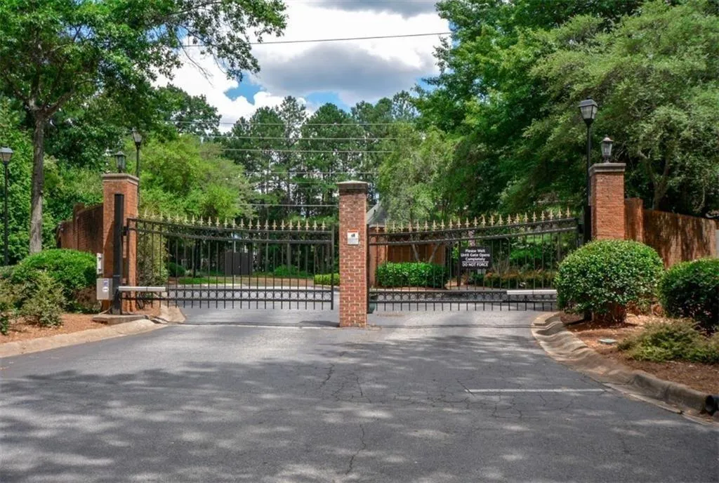 20 Mount Vernon Circle, Sandy Springs, Georgia 30338, 2 Bedrooms Bedrooms, ,2 BathroomsBathrooms,Residential,Sold,20 Mount Vernon Circle,6628232