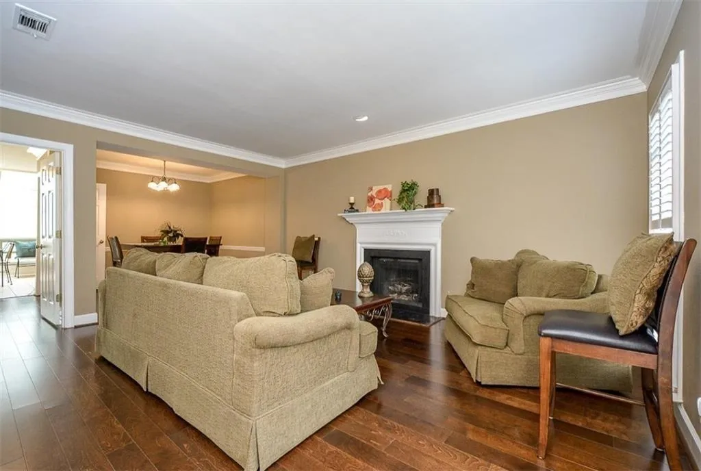 20 Mount Vernon Circle, Sandy Springs, Georgia 30338, 2 Bedrooms Bedrooms, ,2 BathroomsBathrooms,Residential,Sold,20 Mount Vernon Circle,6628232