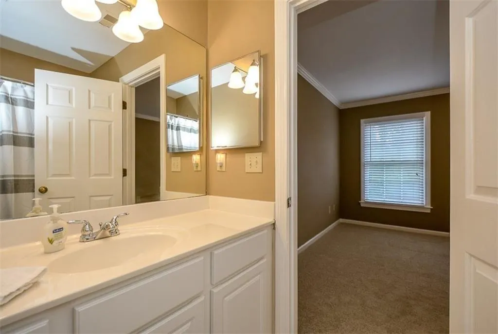 20 Mount Vernon Circle, Sandy Springs, Georgia 30338, 2 Bedrooms Bedrooms, ,2 BathroomsBathrooms,Residential,Sold,20 Mount Vernon Circle,6628232