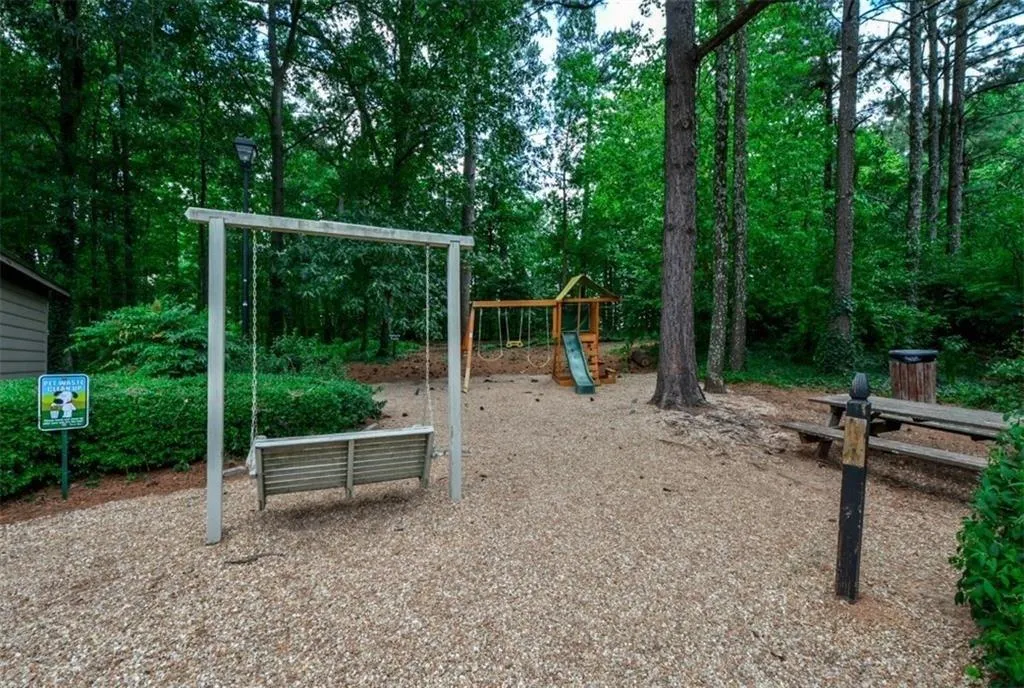 20 Mount Vernon Circle, Sandy Springs, Georgia 30338, 2 Bedrooms Bedrooms, ,2 BathroomsBathrooms,Residential,Sold,20 Mount Vernon Circle,6628232