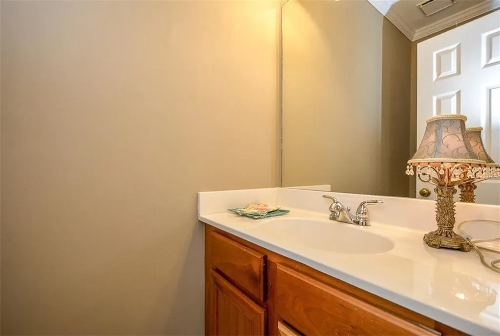 20 Mount Vernon Circle, Sandy Springs, Georgia 30338, 2 Bedrooms Bedrooms, ,2 BathroomsBathrooms,Residential,Sold,20 Mount Vernon Circle,6628232