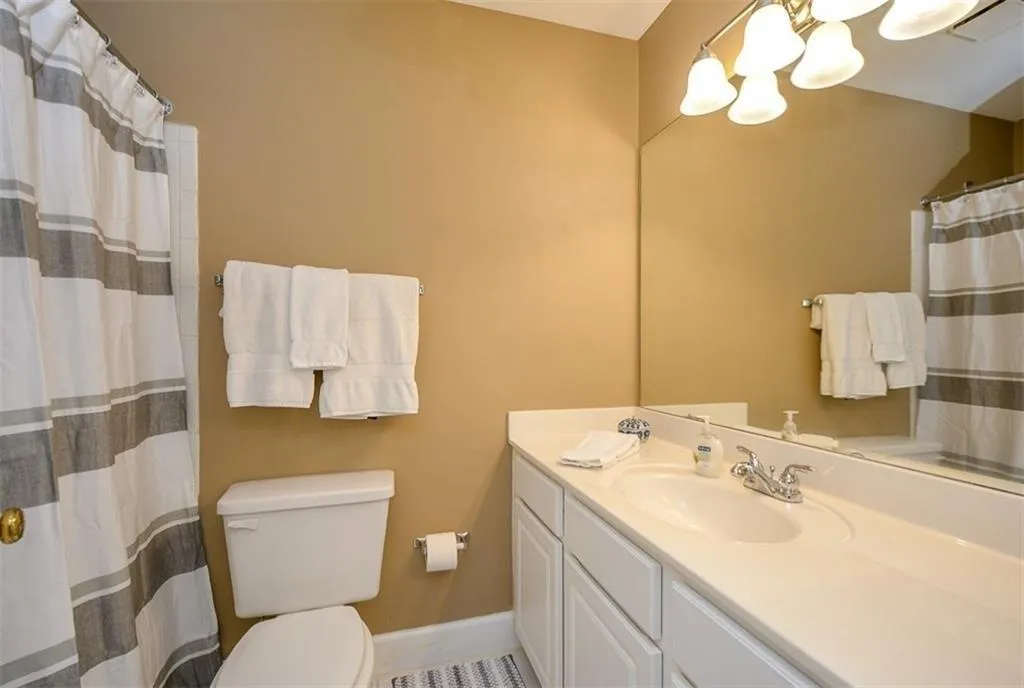 20 Mount Vernon Circle, Sandy Springs, Georgia 30338, 2 Bedrooms Bedrooms, ,2 BathroomsBathrooms,Residential,Sold,20 Mount Vernon Circle,6628232