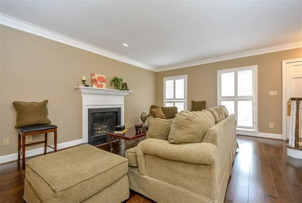 20 Mount Vernon Circle, Sandy Springs, Georgia 30338, 2 Bedrooms Bedrooms, ,2 BathroomsBathrooms,Residential,Sold,20 Mount Vernon Circle,6628232