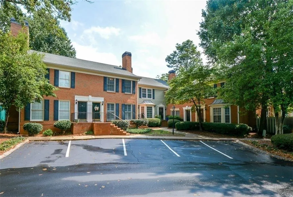 20 Mount Vernon Circle, Sandy Springs, Georgia 30338, 2 Bedrooms Bedrooms, ,2 BathroomsBathrooms,Residential,Sold,20 Mount Vernon Circle,6628232