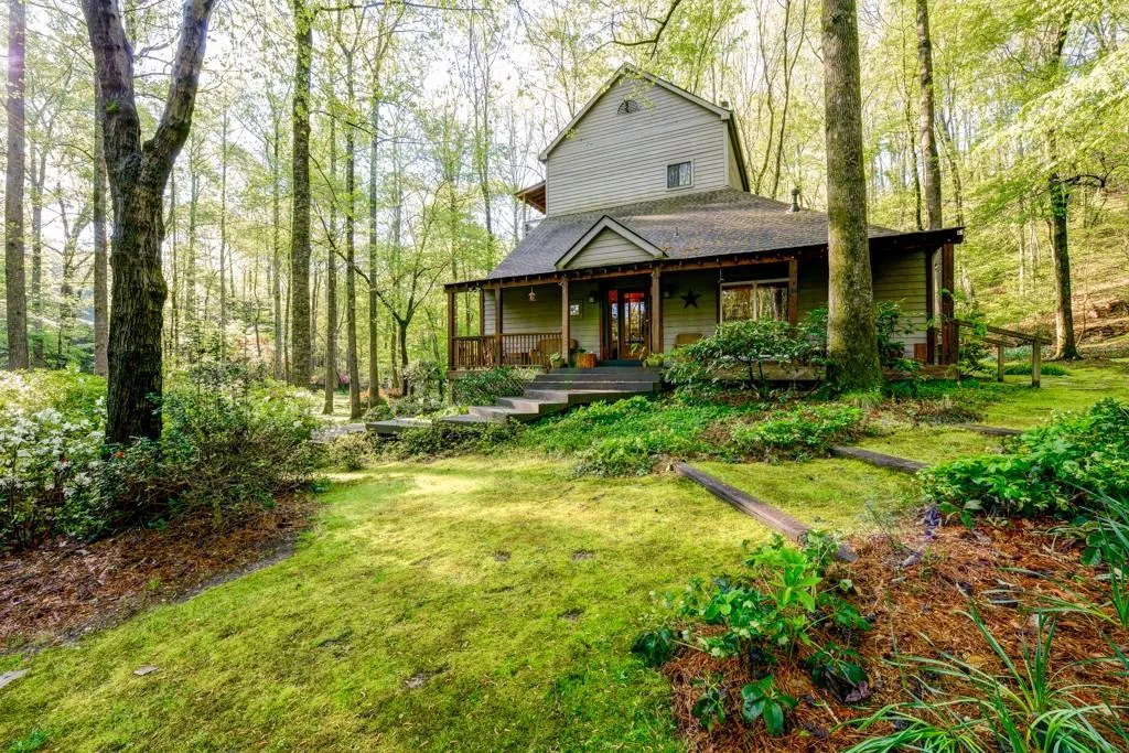300 Spalding Hills Court, Atlanta, Georgia 30350, 4 Bedrooms Bedrooms, ,3 BathroomsBathrooms,Residential,Sold,300 Spalding Hills Court,5765740