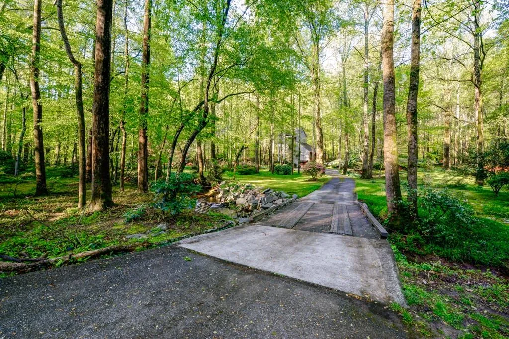 300 Spalding Hills Court, Atlanta, Georgia 30350, 4 Bedrooms Bedrooms, ,3 BathroomsBathrooms,Residential,Sold,300 Spalding Hills Court,5765740
