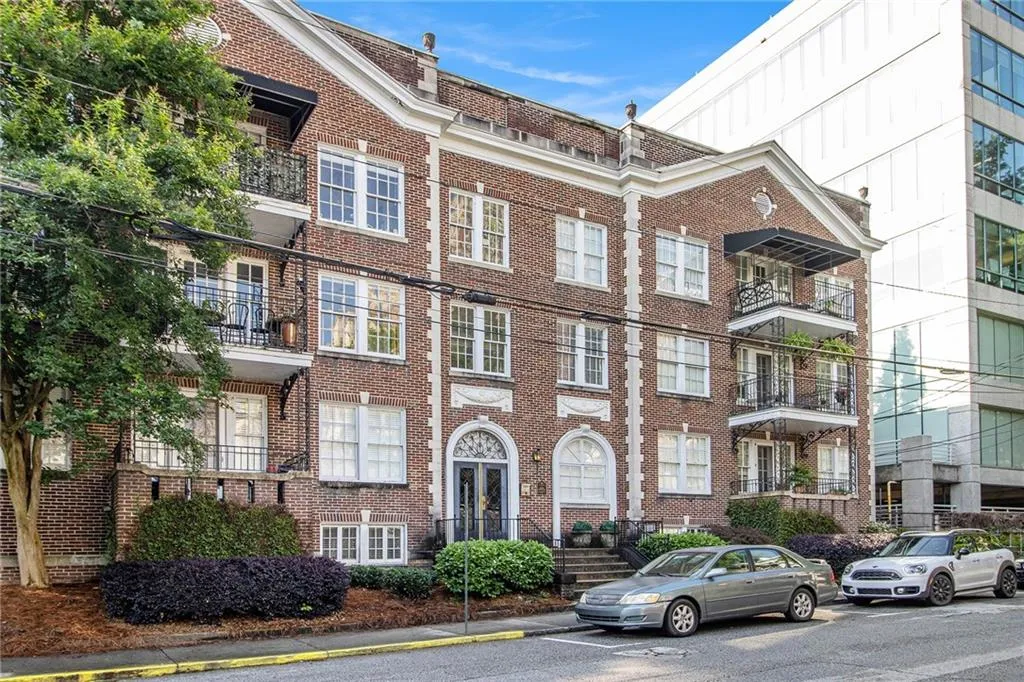 61 16th Street Ne Unit 4, Atlanta, Georgia 30309, 1 Bedroom Bedrooms, ,1 BathroomBathrooms,Residential,For Sale,61 16th Street Ne Unit 4,7578908